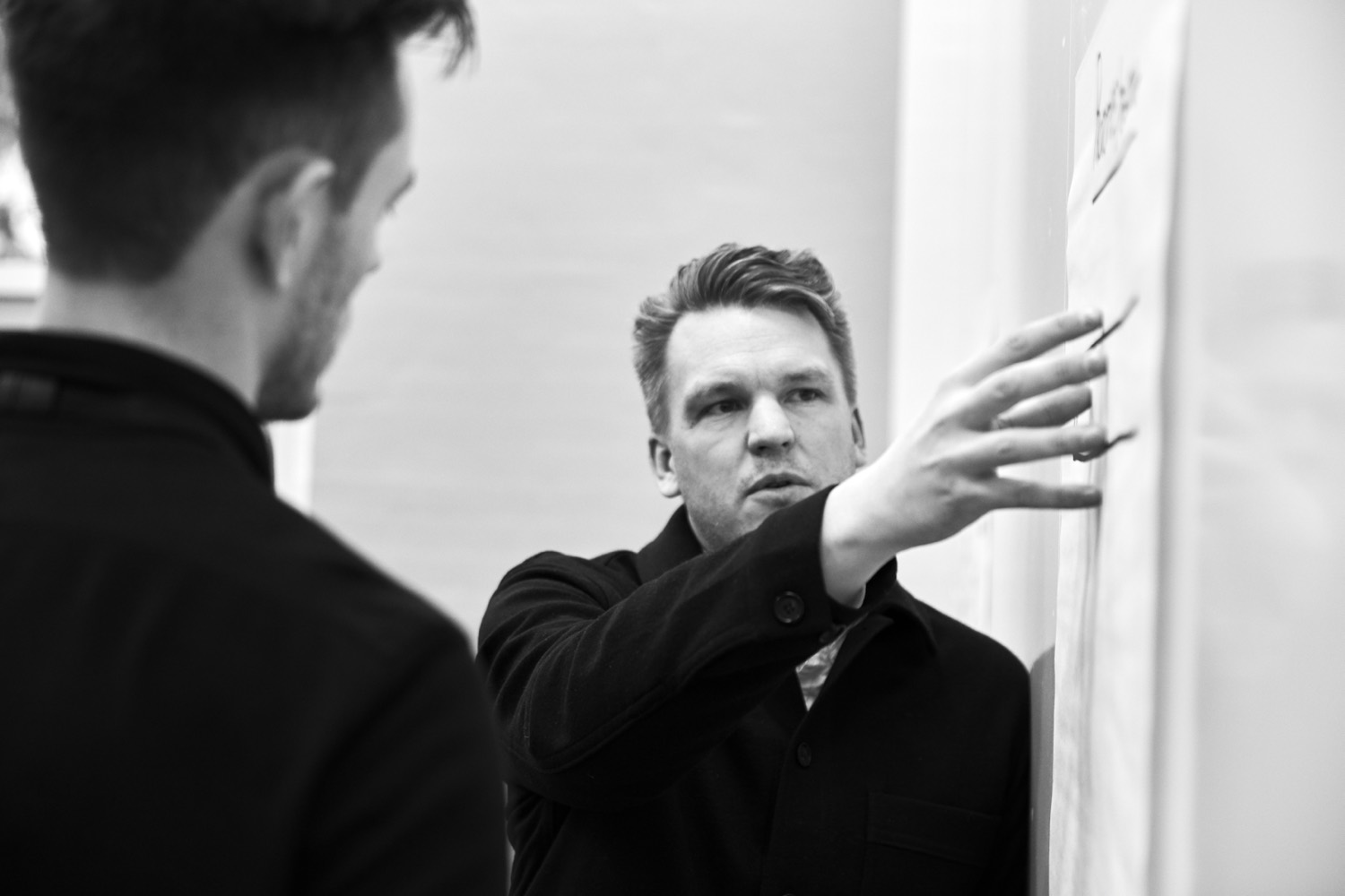 Martin Ibsen faciliterer ved whiteboardet